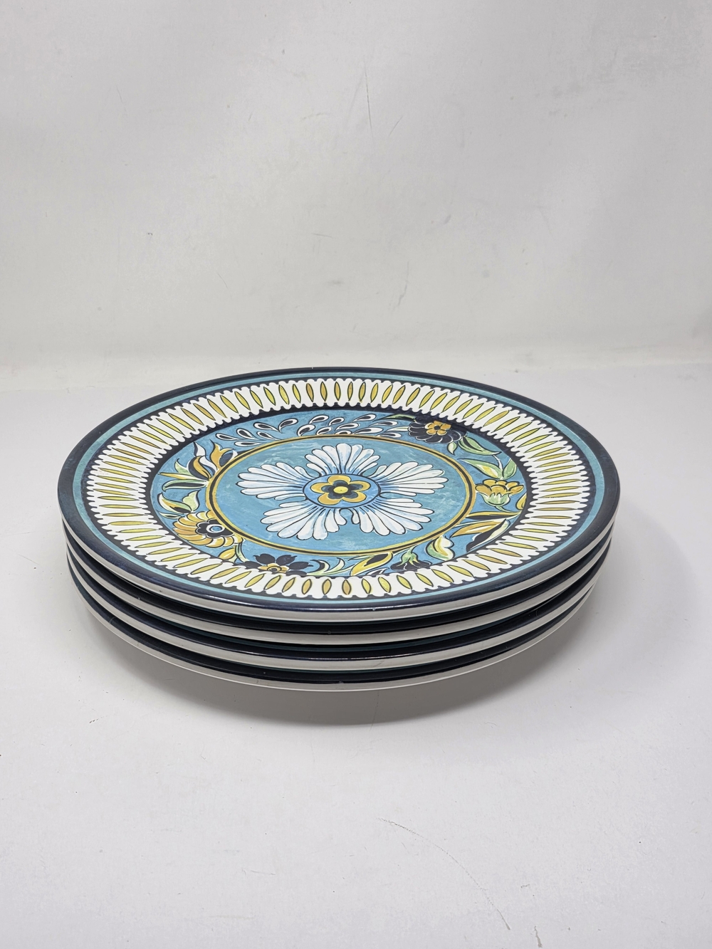 Williams Sonoma LA Med Collection Melamine set of 4 Dinner plates Flawed